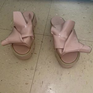 No. 21 Kartell platform sandals with knot detail